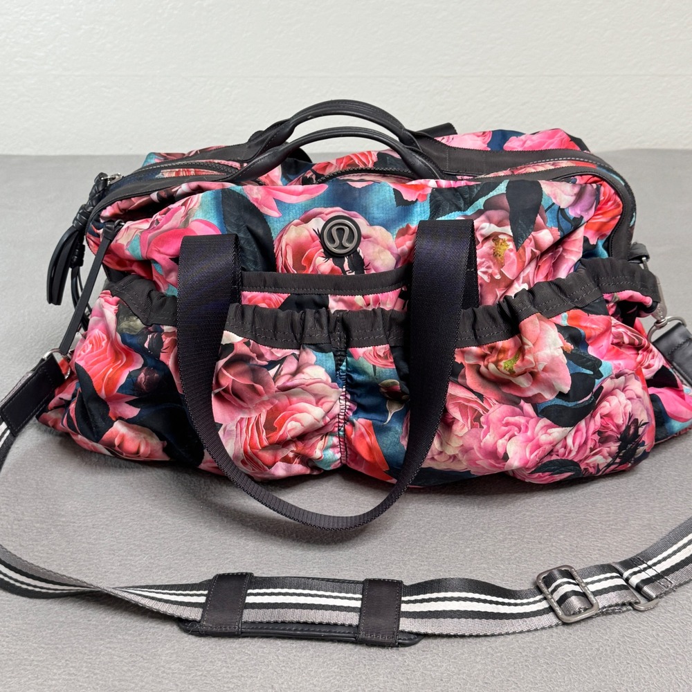 Lululemon Yoga On The Fly Duffel Secret Garden Floral Travel Gym Bag Duffle